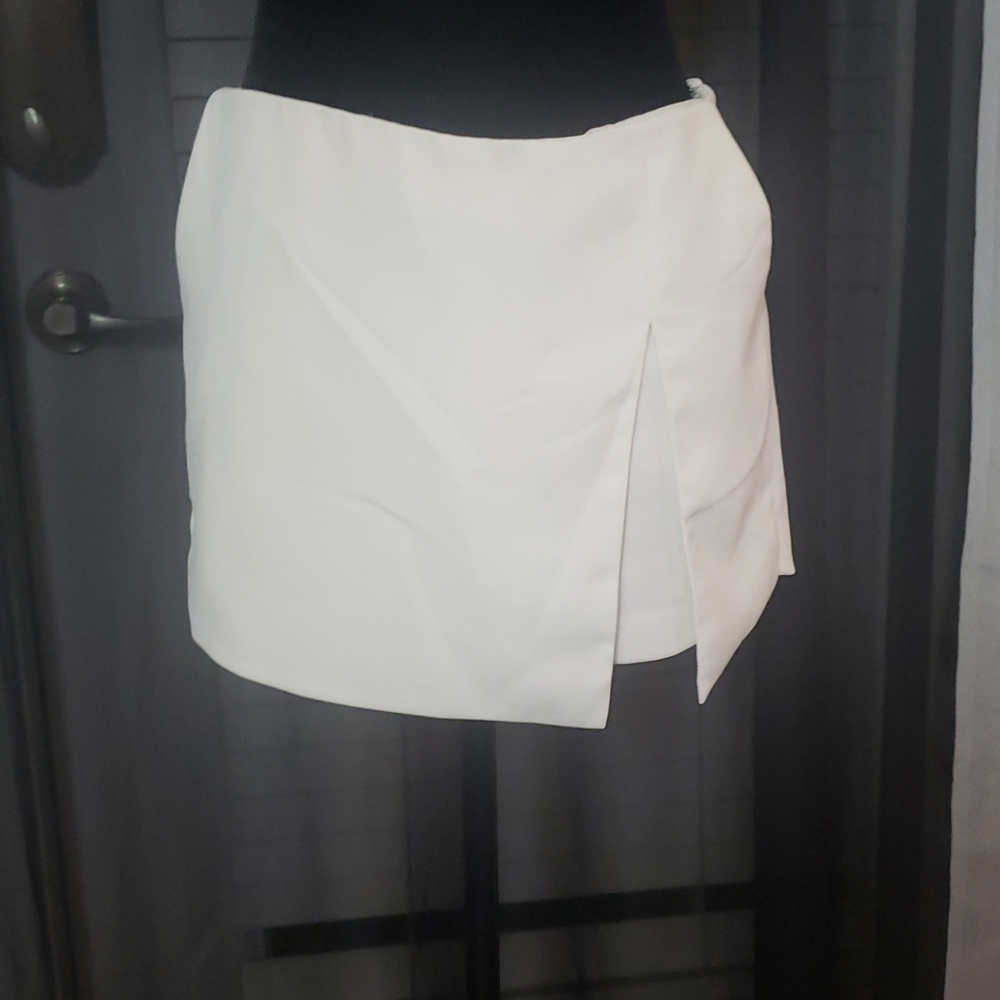 Express White skort